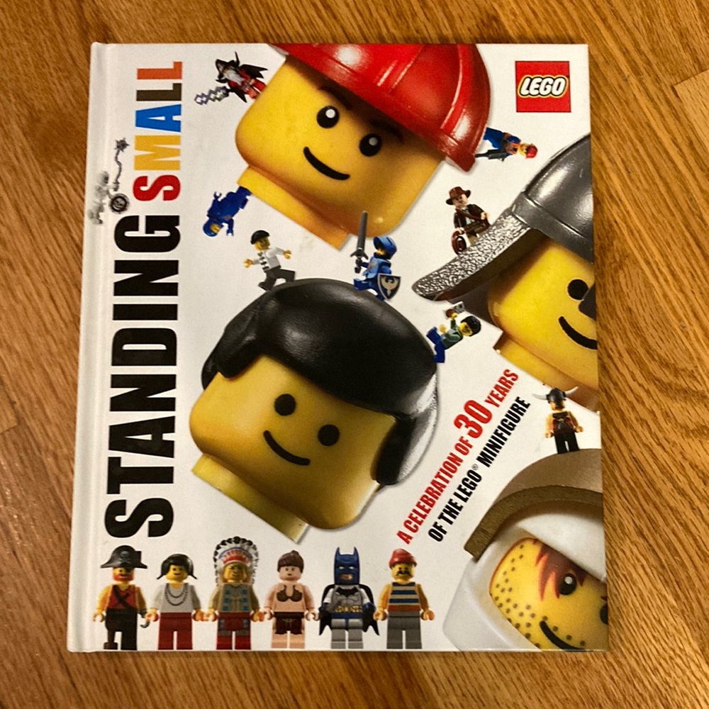 Lego Standing Tall: Celebrating 30 Years of the Lego Minifigure Book